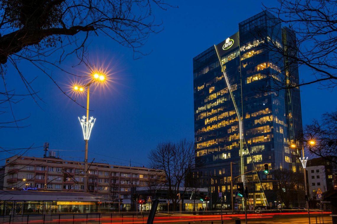 moving services around the city at night